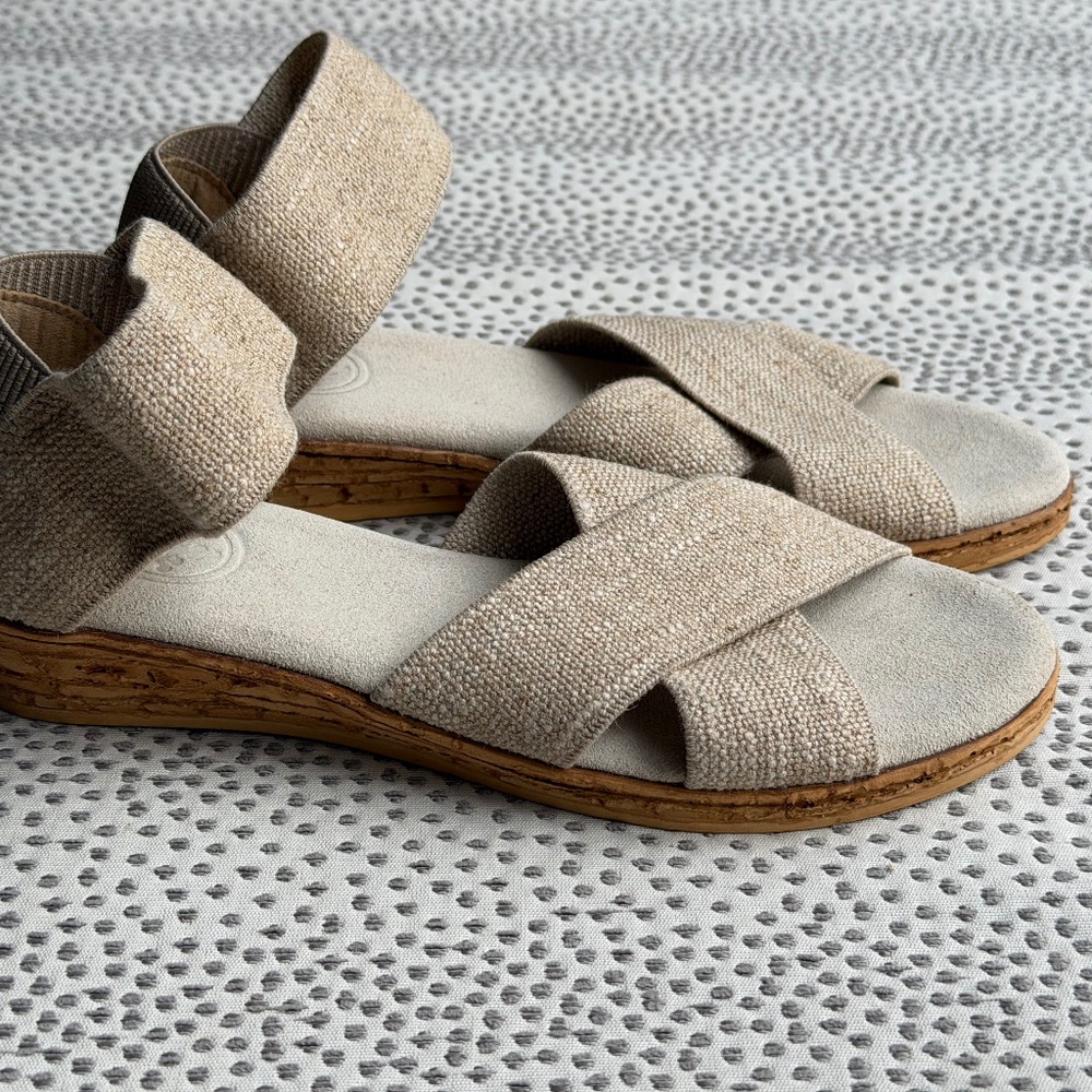 CHARLESTON SHOE CO. Tan Wedge Sandals Size 6